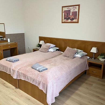Brookforest Apartman Hajdúszoboszló Eksteriør billede