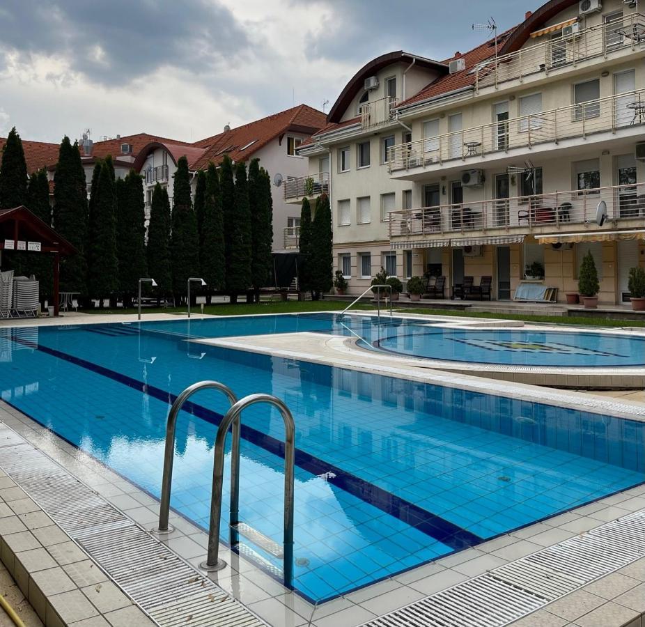 Brookforest Apartman Hajdúszoboszló Eksteriør billede