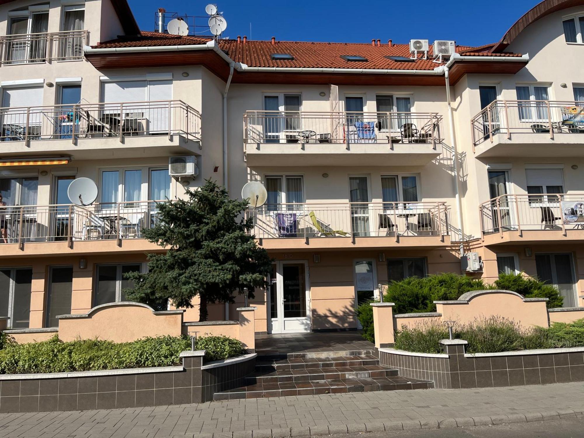Brookforest Apartman Hajdúszoboszló Eksteriør billede