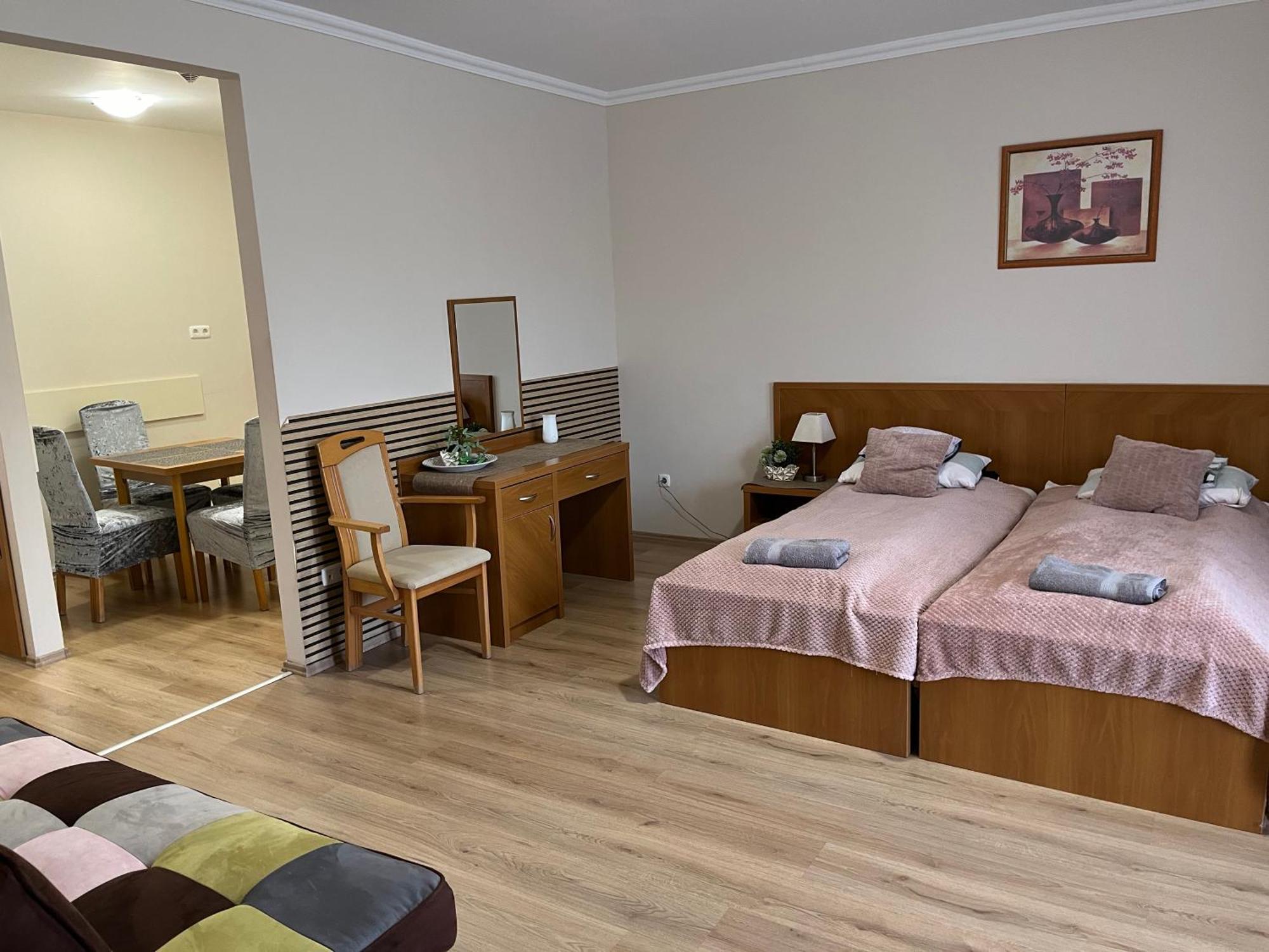 Brookforest Apartman Hajdúszoboszló Eksteriør billede